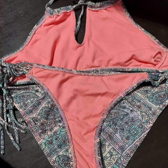 Bikini no brand halter top Small bottoms Medium - Picture 4 of 11